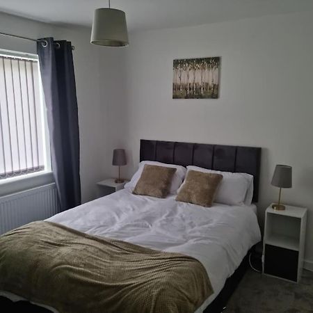 5 Bedroom House - Cheshire Oaks Ellesmere Port Zewnętrze zdjęcie