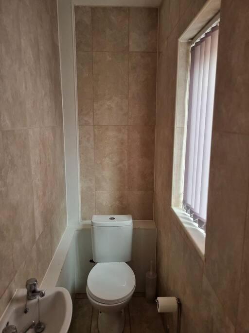 5 Bedroom House - Cheshire Oaks Ellesmere Port Zewnętrze zdjęcie
