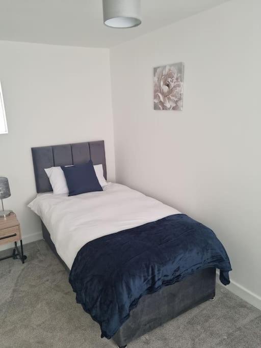 5 Bedroom House - Cheshire Oaks Ellesmere Port Zewnętrze zdjęcie